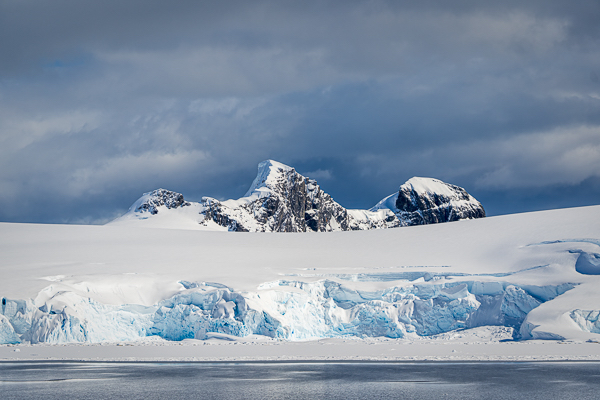 mountains in Antarctica 